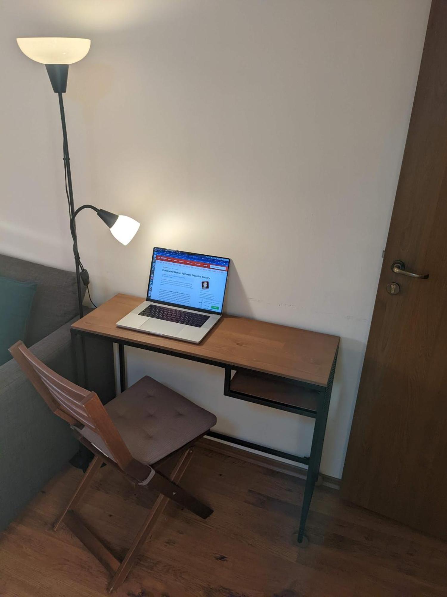 Casual Apartment Near Gondola & City Center - Neon Banszko Kültér fotó