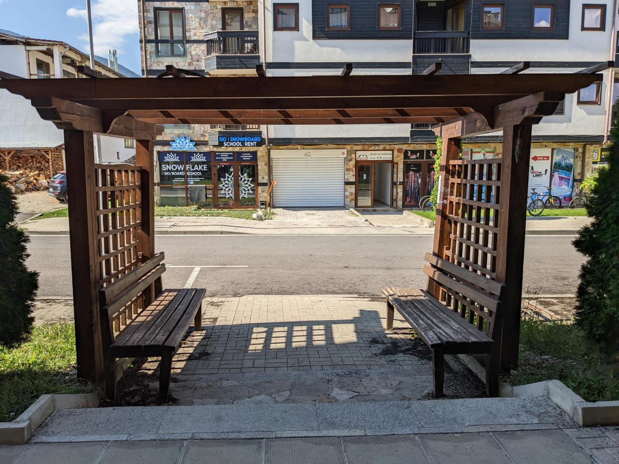 Casual Apartment Near Gondola & City Center - Neon Banszko Kültér fotó